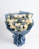 Buket Bunga Mawar dan Gompie Biru