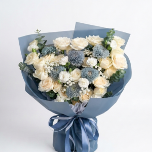Buket Bunga Mawar dan Gompie Biru